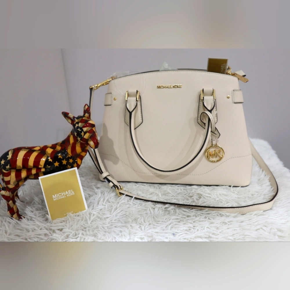 New and Authentic  Michael kors  LG satchel